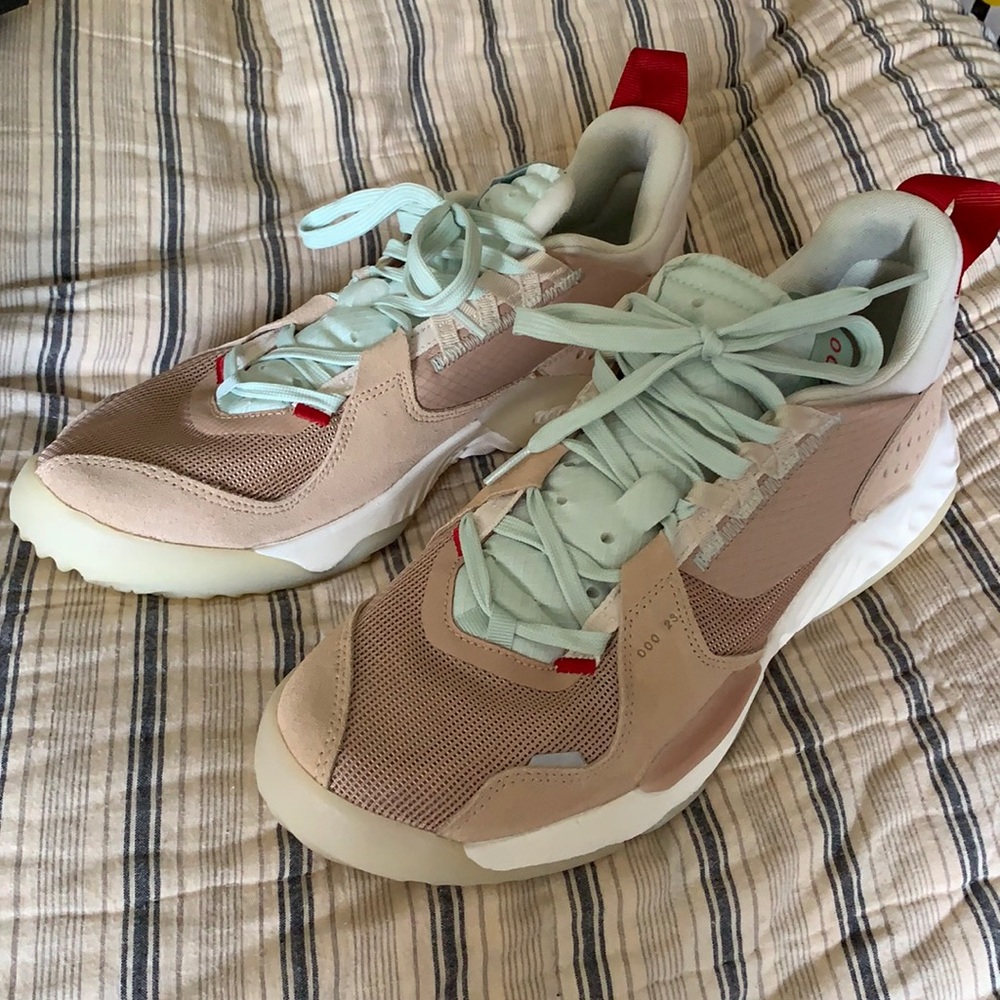 Nike Jordan Delta